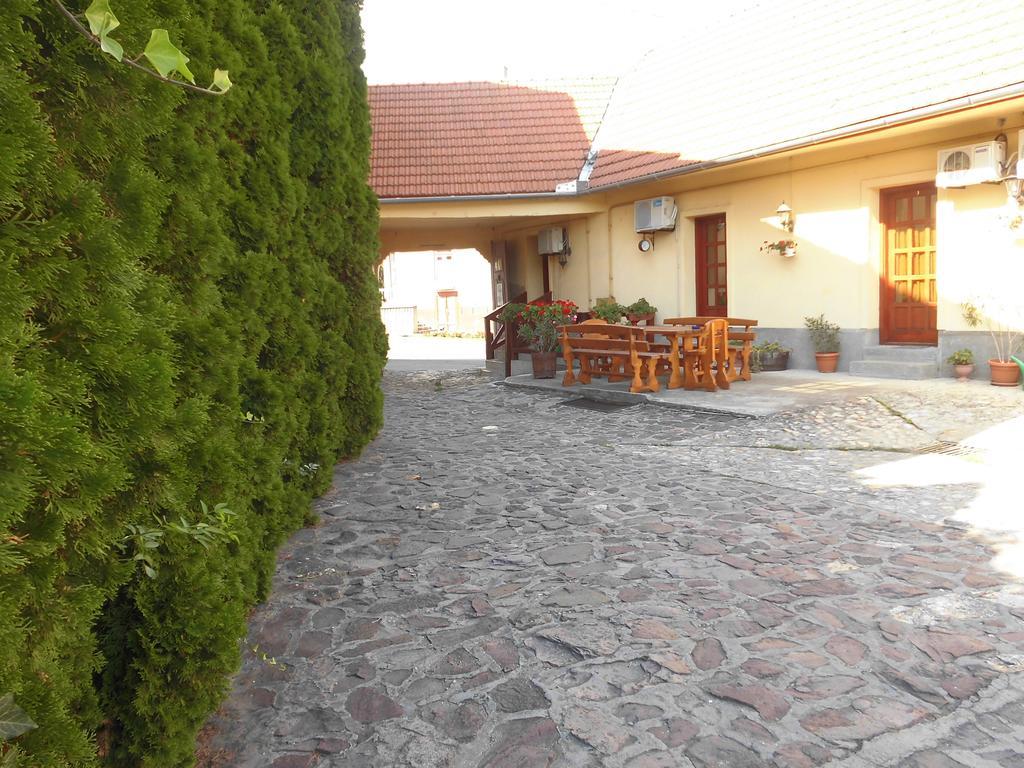 Hotel Retel Vitez Vendeghaz Sárospatak Zewnętrze zdjęcie